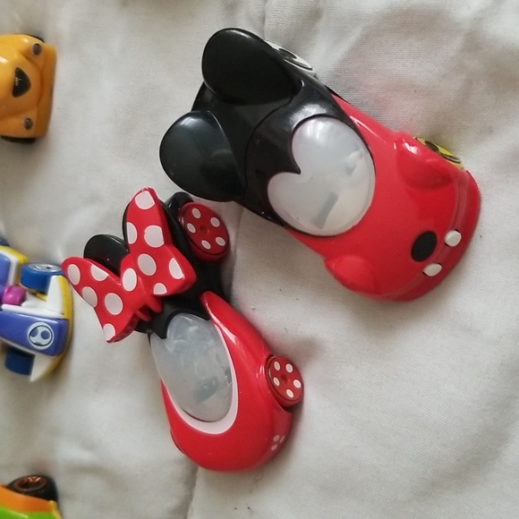 Hot Wheels Car Lot 6 , Disney, Mattel & Nintendo - Picture 3 of 6